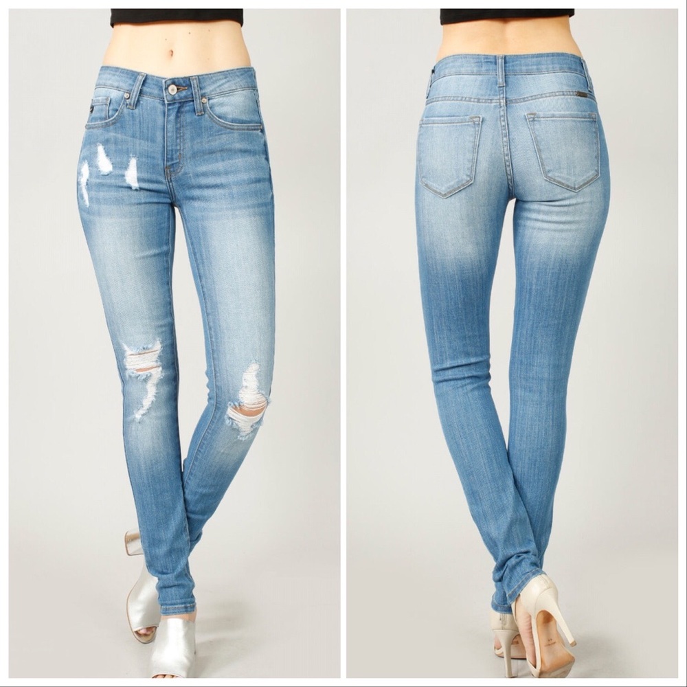 NEW‼️Mid Rise Skinny Distressed Ripped- Jeans - Picture 2 of 2